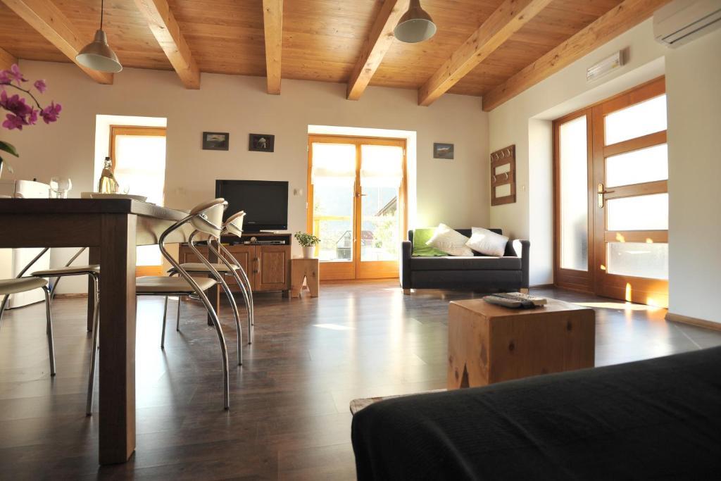 Apartment House Blazar Толмин Стая снимка